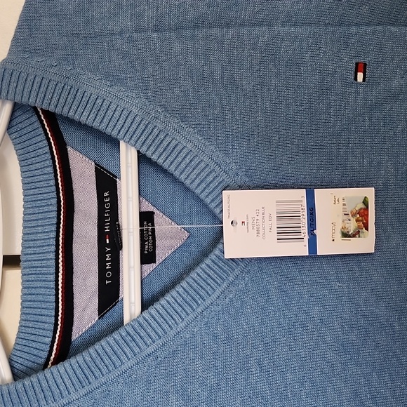 NWT Tommy Hilfiger Size XL Baby Blue Vest - Picture 2 of 4